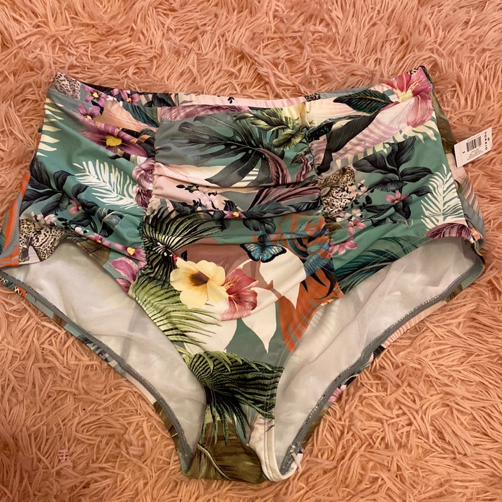 Torrid swim bottoms NWT